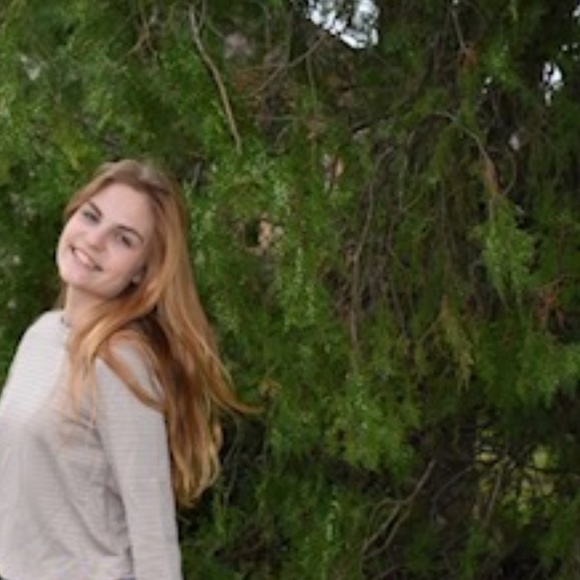 Meet your Posher, Elisabeth - Picture 1 of 1